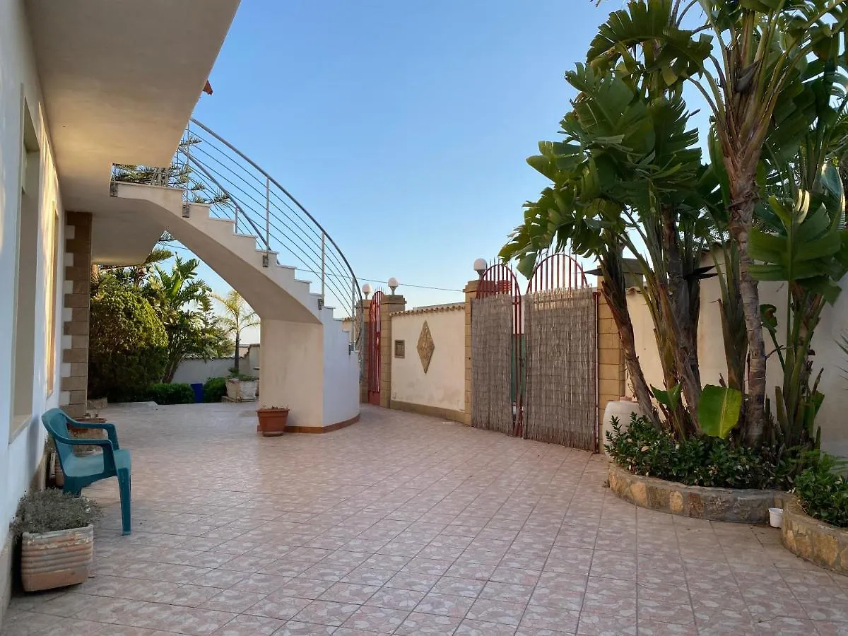 Sea View - Beautiful Terrace With Bbq Apartment Triscina