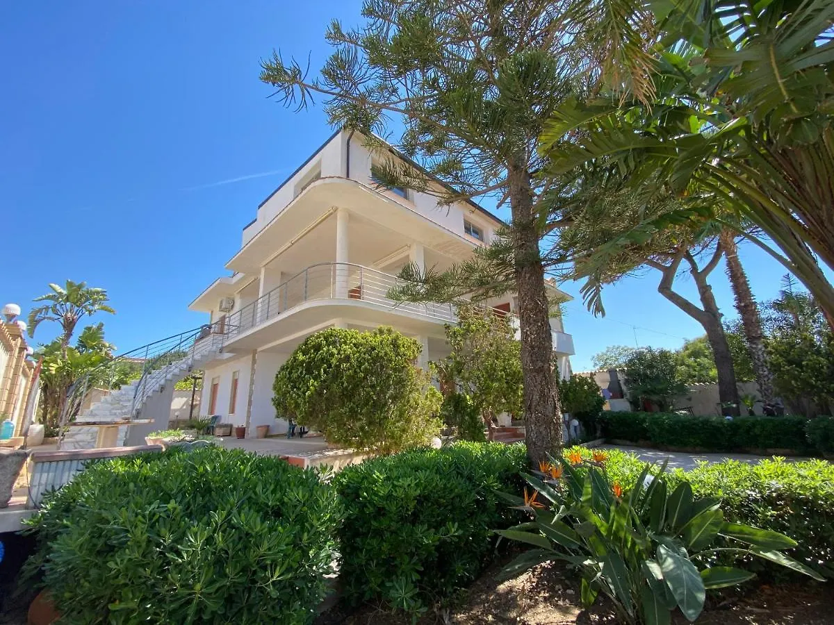Sea View - Beautiful Terrace With Bbq Apartment Triscina